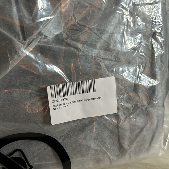 Michael Kors Jet Set Large Signature Messenger Crossbody Bag (Black Signature) - Picture 8 of 8